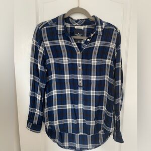 Women’s American Eagle plaid shirt